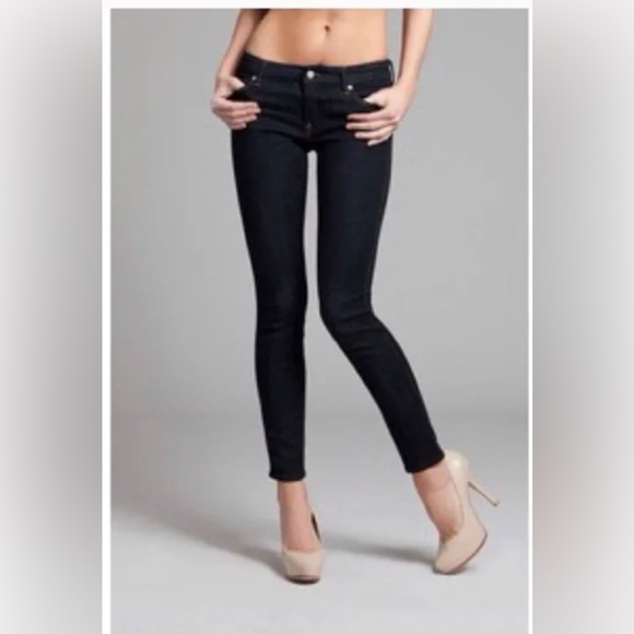 NWT Marciano Distressed Low Rise The Skinny Jeans - Picture 11 of 11